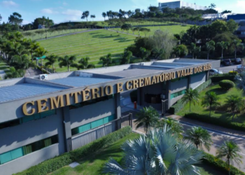 Coroa de Flores Cemitério e Crematório Valle dos Reis de Taboão da Serra