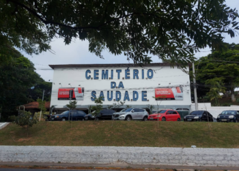 Coroa de Flores Cemitério da Saudade de Taboão da Serra