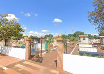 Coroa de Flores Cemitério Municipal de Tarumã